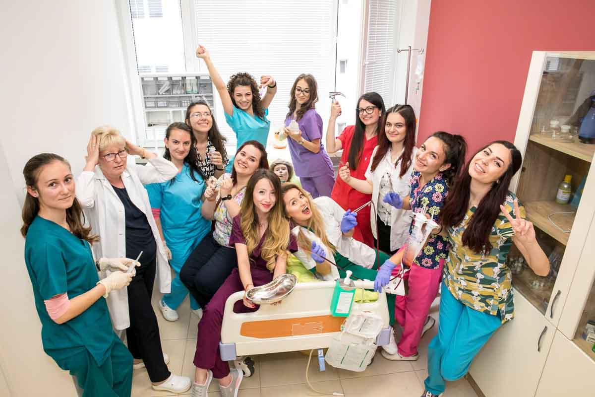 Заснемане на абсолвентски бал